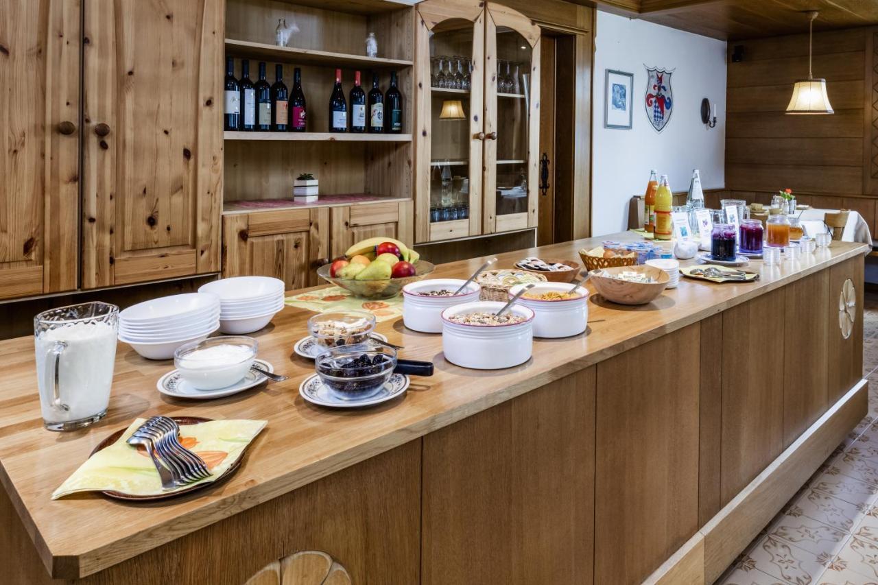 Hotel Chavalatsch Tubre Εξωτερικό φωτογραφία
