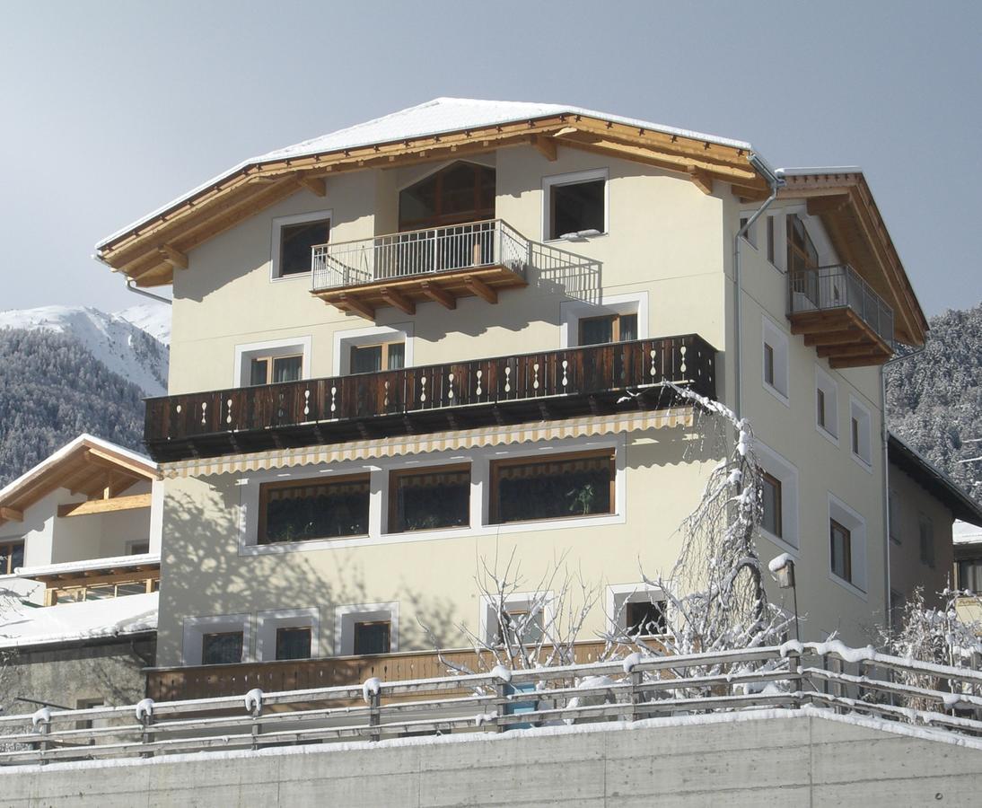 Hotel Chavalatsch Tubre Εξωτερικό φωτογραφία