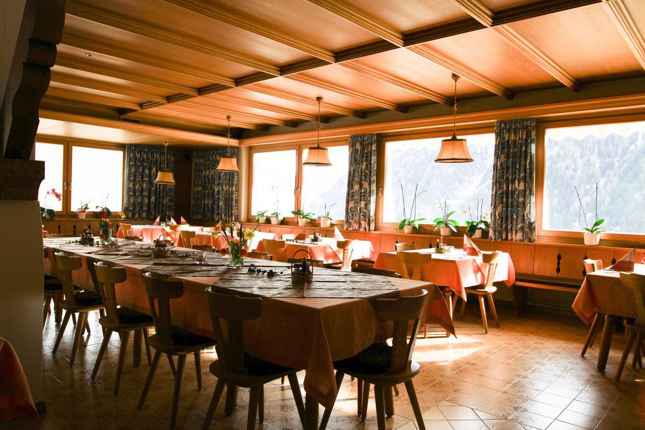 Hotel Chavalatsch Tubre Εξωτερικό φωτογραφία