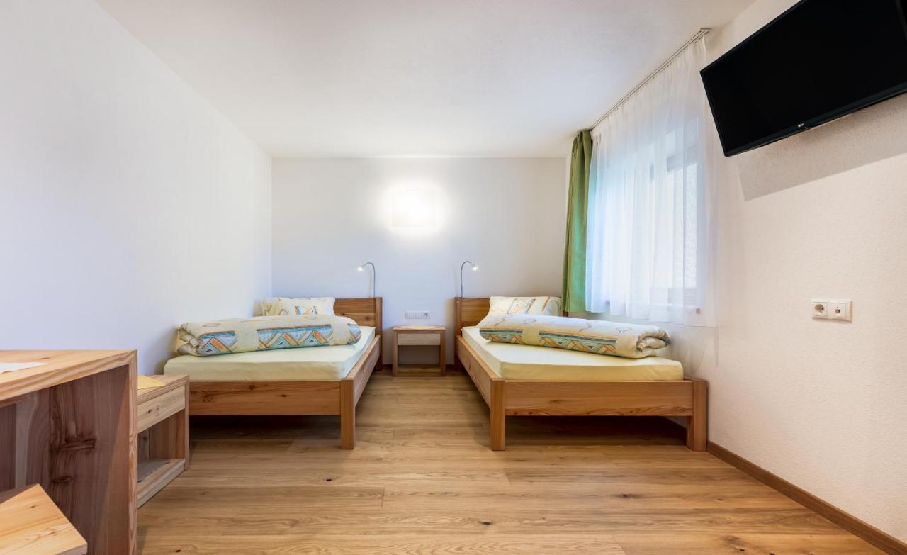 Hotel Chavalatsch Tubre Εξωτερικό φωτογραφία