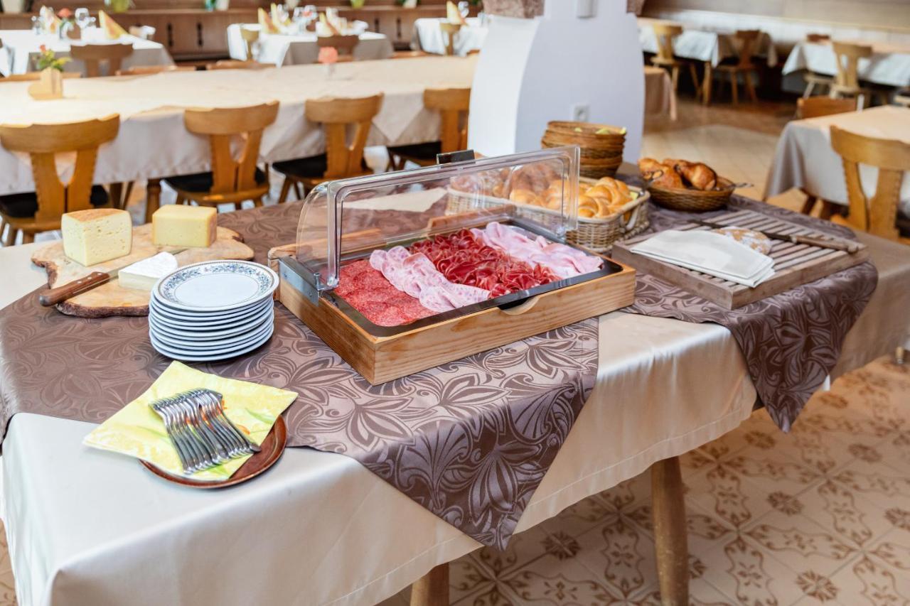 Hotel Chavalatsch Tubre Εξωτερικό φωτογραφία